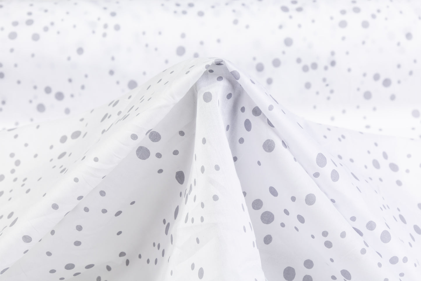 Dotted Cotton Sateen - White / Gray